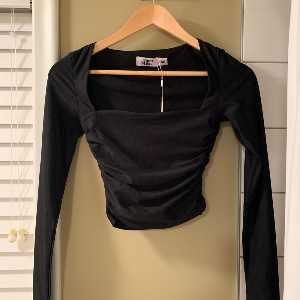 designer black long sleeve crop top